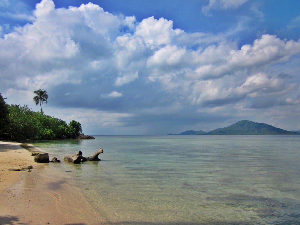  Pantai  Klara Lampung  Airnya yang Bening Memukau Siapa Saja 