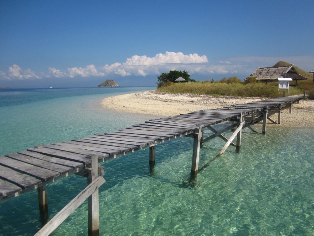 Pulau Kenawa Pulau Kecil Indah Tak Berpenghuni di Nusa 