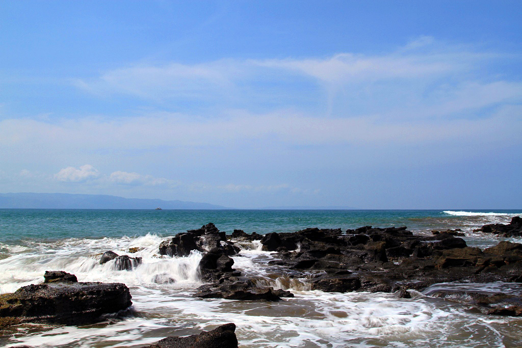 Pantai Karang Hawu Petilasan Nyi Roro Kidul di Jawa Barat - Jawa Barat