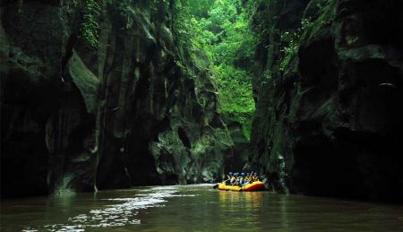 Songa Rafting Adventure Jawa Timur