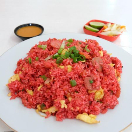 Nasi Goreng Merah Khas Makassar