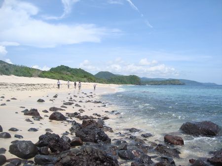Pantai Rontu Nusa Tenggara Barat