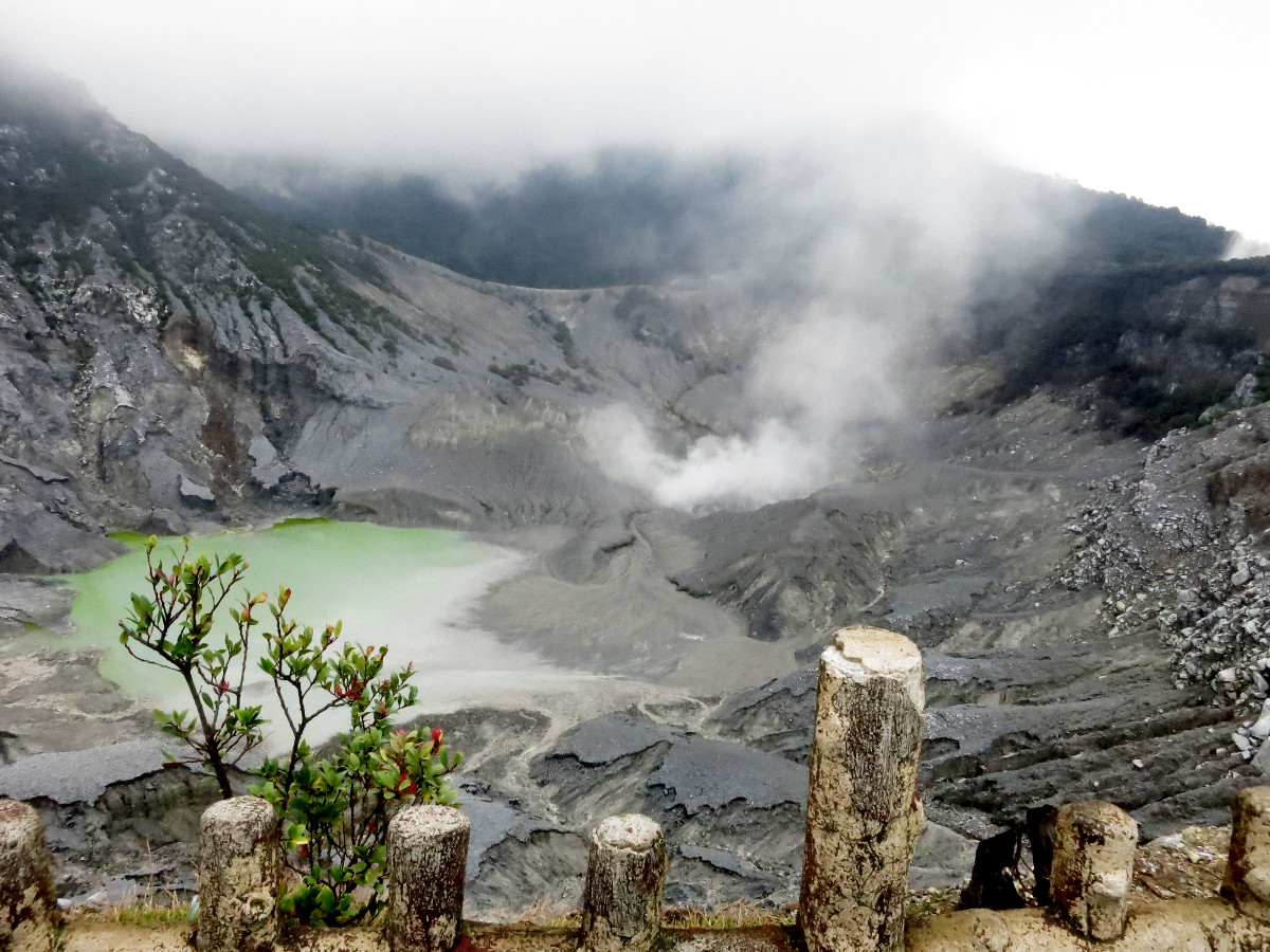 Gunung Tangkuban Perahu Wisata Indah Yang Melegenda Di Jawa Barat - Jawa Barat