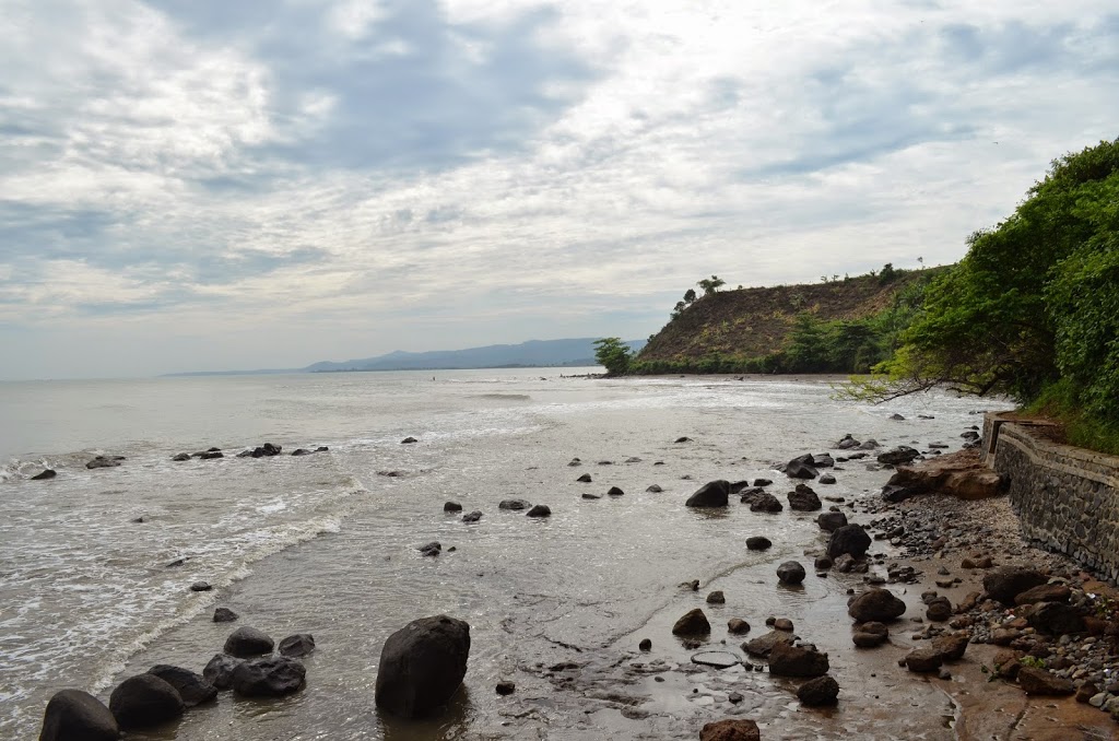5 Tempat Wisata Pantai Memukau di Jawa Tengah - Jawa Tengah