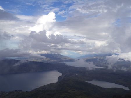 Danau Kembar Sumatera Barat
