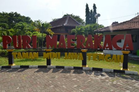 Puri Maerokoco Jawa Tengah