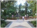 Taman Flora Surabaya Lokasi Rindang dan Sejuk di Kota Surabaya