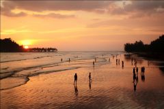 Sunset di Pantai Air Manis, Padang