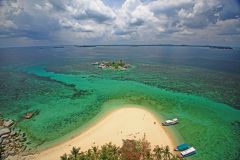 Pemandangan Pulau Lengkuas, Bangka Belitung