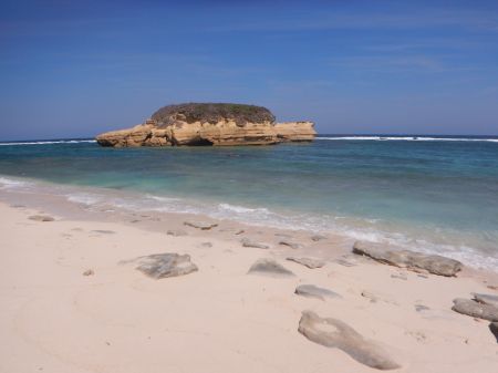 Pantai Sungkun Nusa Tenggara Barat