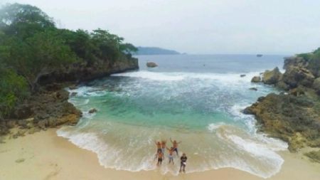 Pantai Sambung Tulungagung Jawa Timur