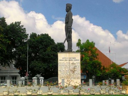 Monumen Jendral Soedirman Surabaya Jawa Timur