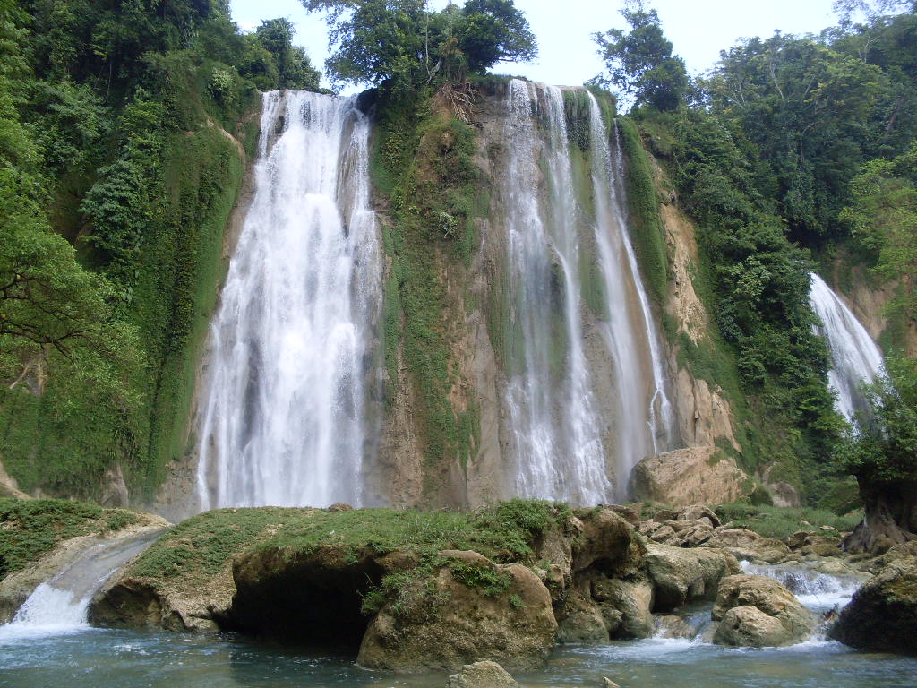 5 Tempat Wisata Air Terjun di Jawa  Barat  yang Sangat 