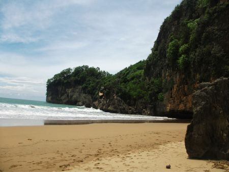 Pantai Taman Pacitan Jawa Timur