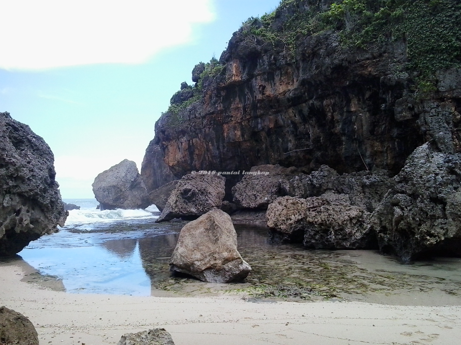 Pantai Mbirit Yang Mengagumkan Di Gunung Kidul Yogyakarta