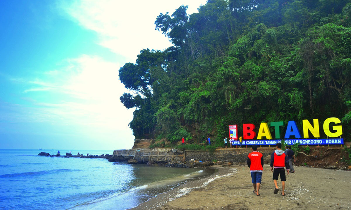  Pantai  Ujung Negoro yang Tersembunyi di  Batang Jawa  Tengah  