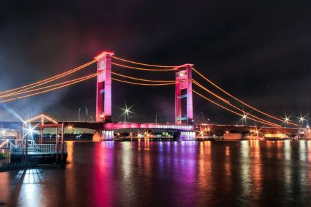 Jembatan Ampera di Palembang