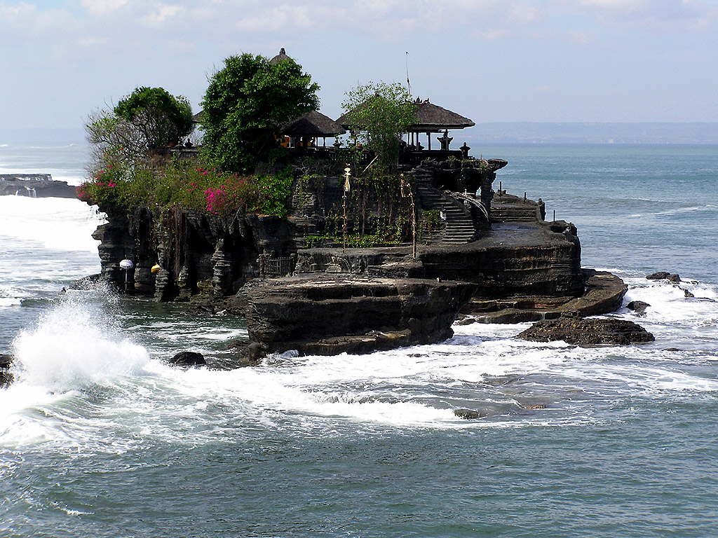 Pura Tanah Lot Pemandangan Indah Pantai Dan Sunset - Bali