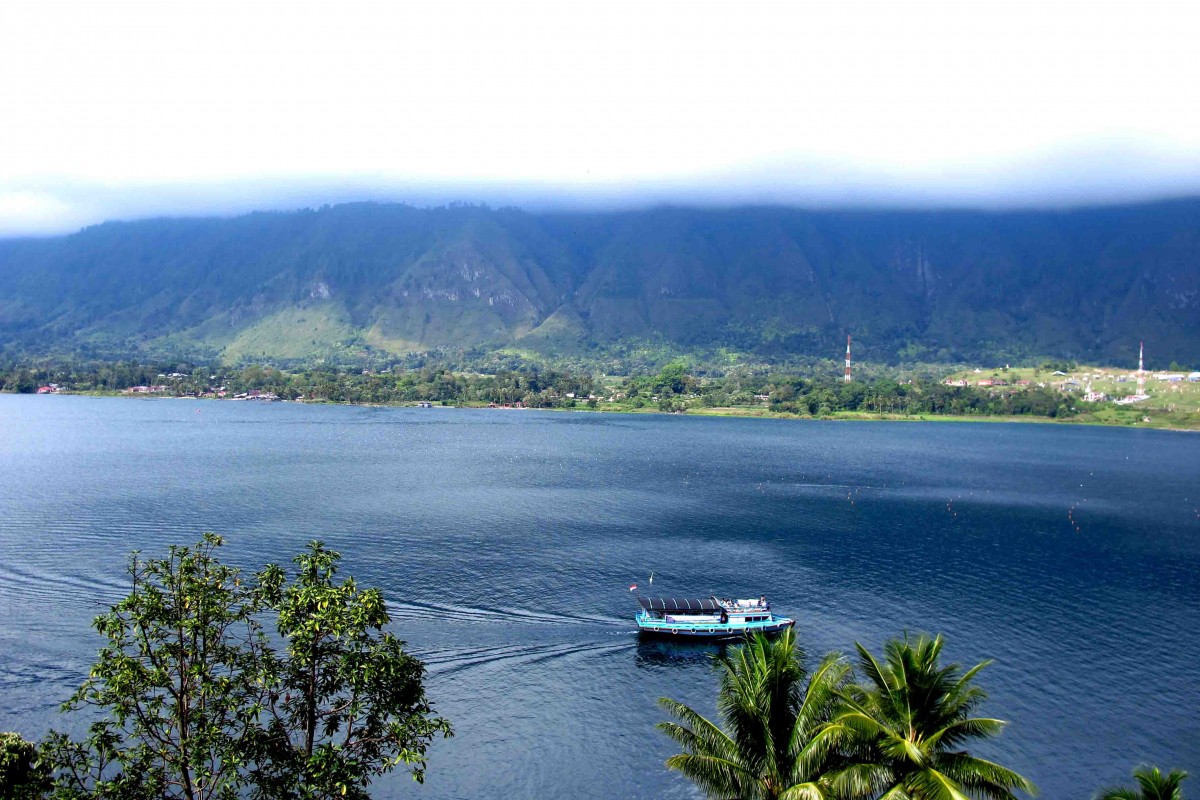 Pulau Samosir Indahnya Wisata di  Tengah Danau Toba 