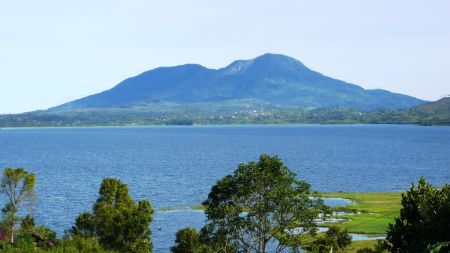 Danau Singkarak Sumatera Barat