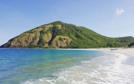 Pantai Mawun Nusa Tenggara Barat