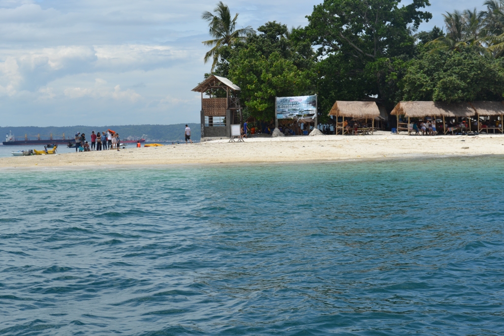 Pantai Mutun Di Lampung